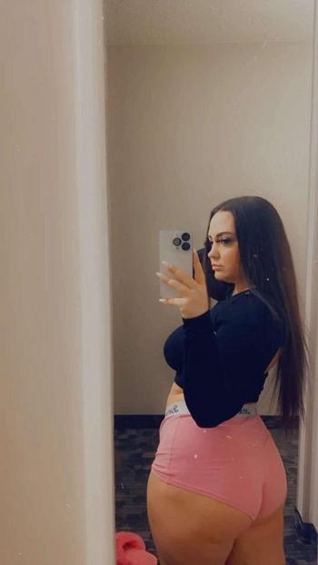 Minx, 28  female escort, Joplin